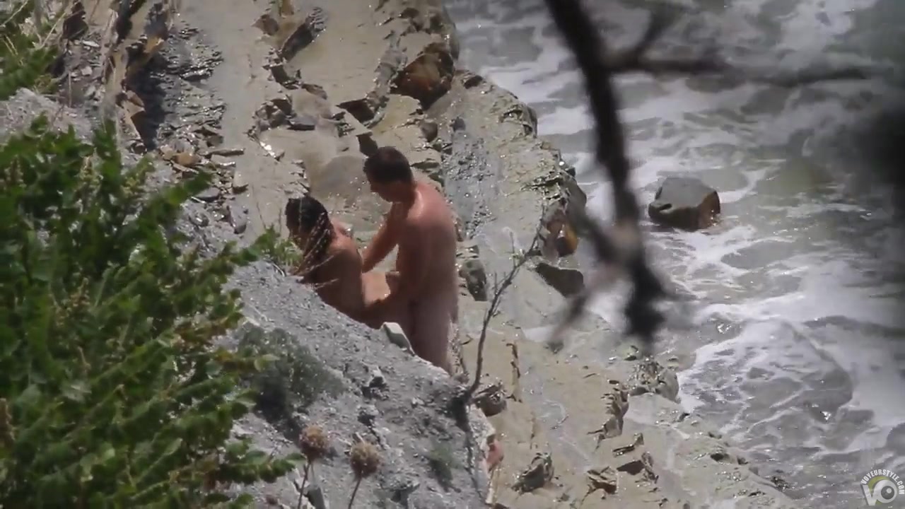 Voyeur Cam Beach - Couple caught doing sex at the beach on voyeur camera